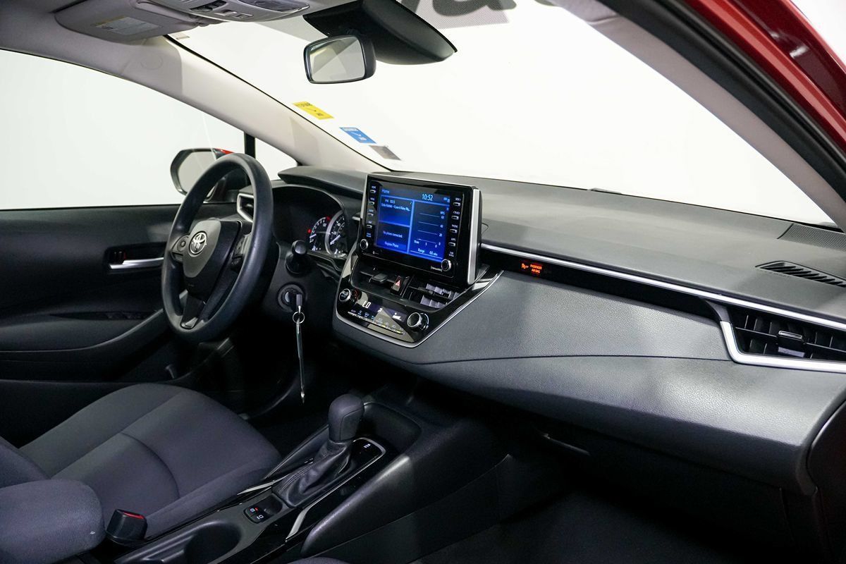 Used 2021 Toyota Corolla LE FWD image 19