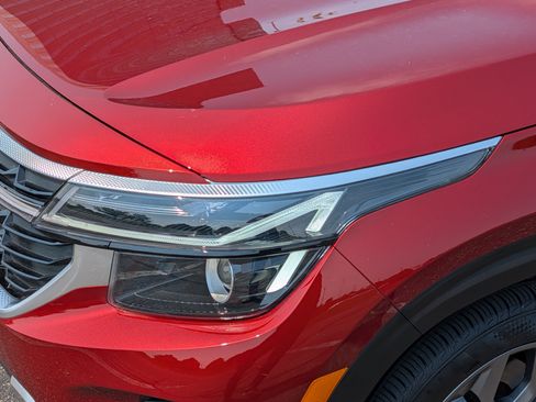 Certified 2024 Kia Seltos S AWD/4WD image 16