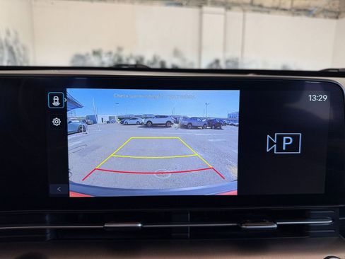 Used 2025 Hyundai Kona SEL image 17