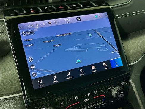 Certified 2024 Jeep Grand Cherokee L Limited w/ Luxury Tech Group II image 22