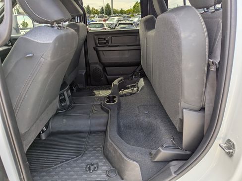 Used 2024 RAM 3500 Tradesman w/ Chrome Appearance Group AWD/4WD image 29