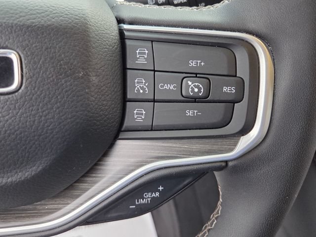 Used 2023 Jeep Wagoneer Series II AWD/4WD image 23