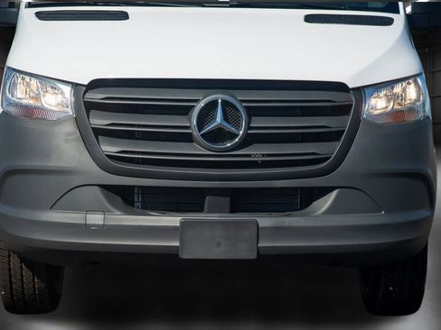 Used 2024 Mercedes-Benz Sprinter 2500 image 13