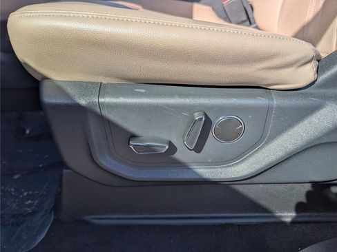 Used 2024 Ford Expedition Limited image 22