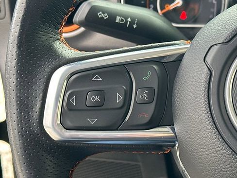 Used 2023 Jeep Gladiator Mojave w/ Cold Weather Group image 29