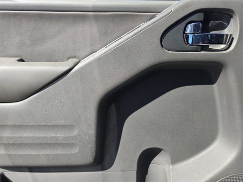 Used 2019 Nissan Frontier SL image 21