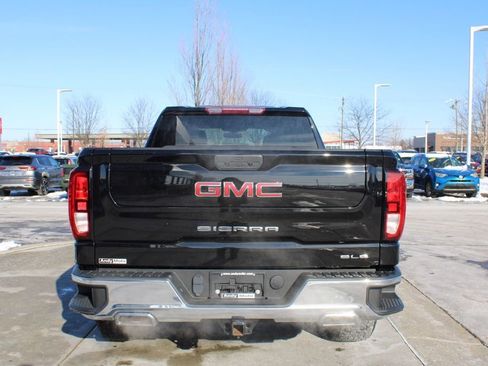 Used 2022 GMC Sierra 1500 SLE w/ X31 Off-Road Package image 8