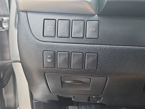 Used 2019 Toyota Highlander XLE AWD/4WD image 33
