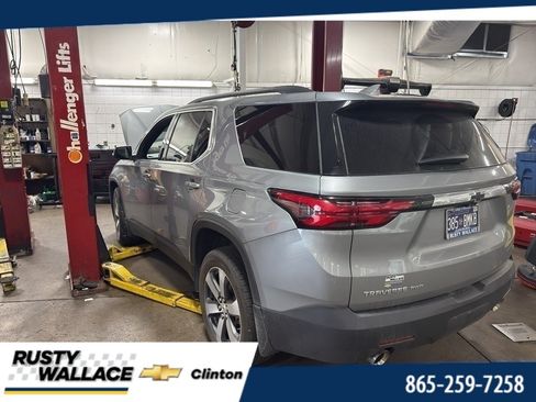 Used 2023 Chevrolet Traverse LT w/ LT Premium Package AWD/4WD image 1