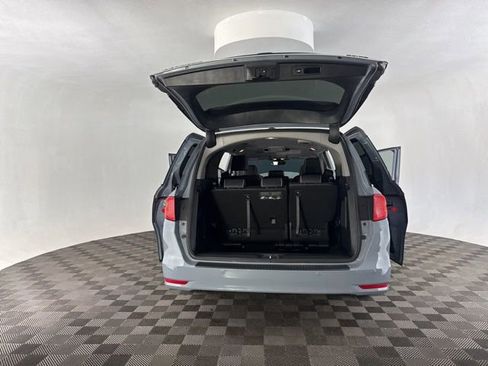 Used 2023 Honda Odyssey Elite image 17