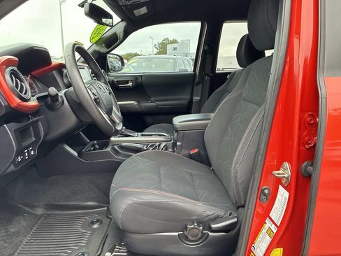 Used 2017 Toyota Tacoma TRD Off-Road w/ Tow Package (A/T) AWD/4WD image 21