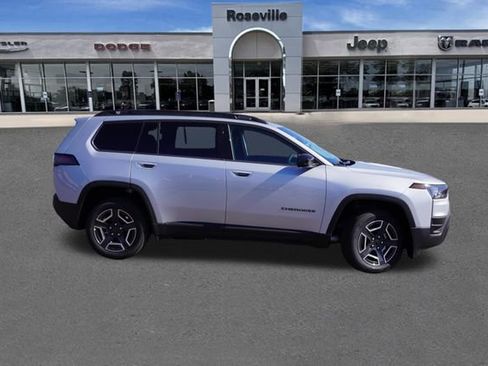 New 2026 Jeep Cherokee Laredo AWD/4WD image 2
