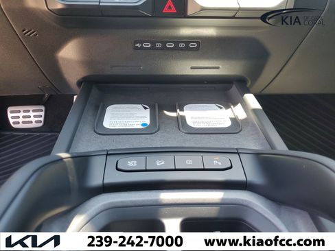 New 2026 Kia Carnival SX w/ SX Dark Edition Package FWD image 26
