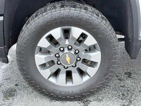 Used 2024 Chevrolet Silverado 2500 Custom w/ Custom Convenience Package AWD/4WD image 35