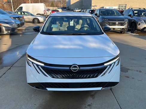 New 2026 Nissan Sentra SL w/ Floor Mat Package FWD image 2