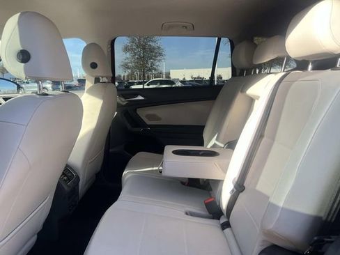 Used 2018 Volkswagen Tiguan SEL image 23