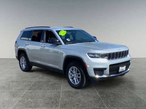 Used 2024 Jeep Grand Cherokee L Laredo RWD image 7