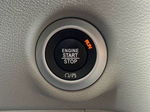 Used 2022 Chrysler Pacifica Touring-L FWD image 30