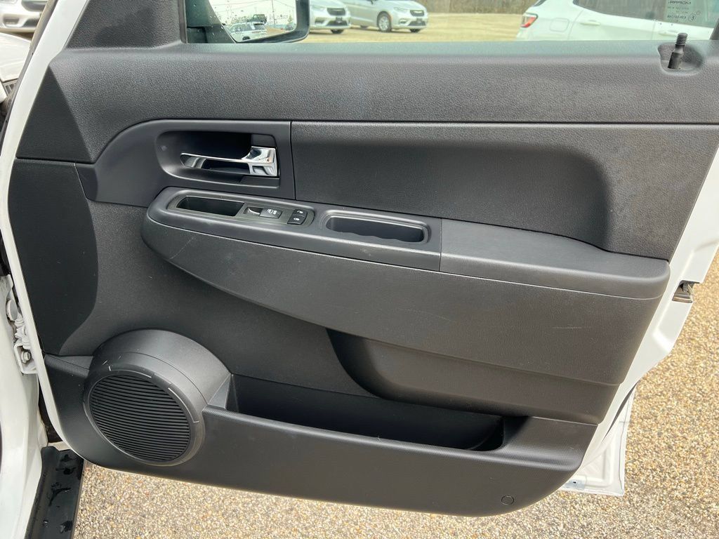 Used 2012 Jeep Liberty Sport AWD/4WD image 13
