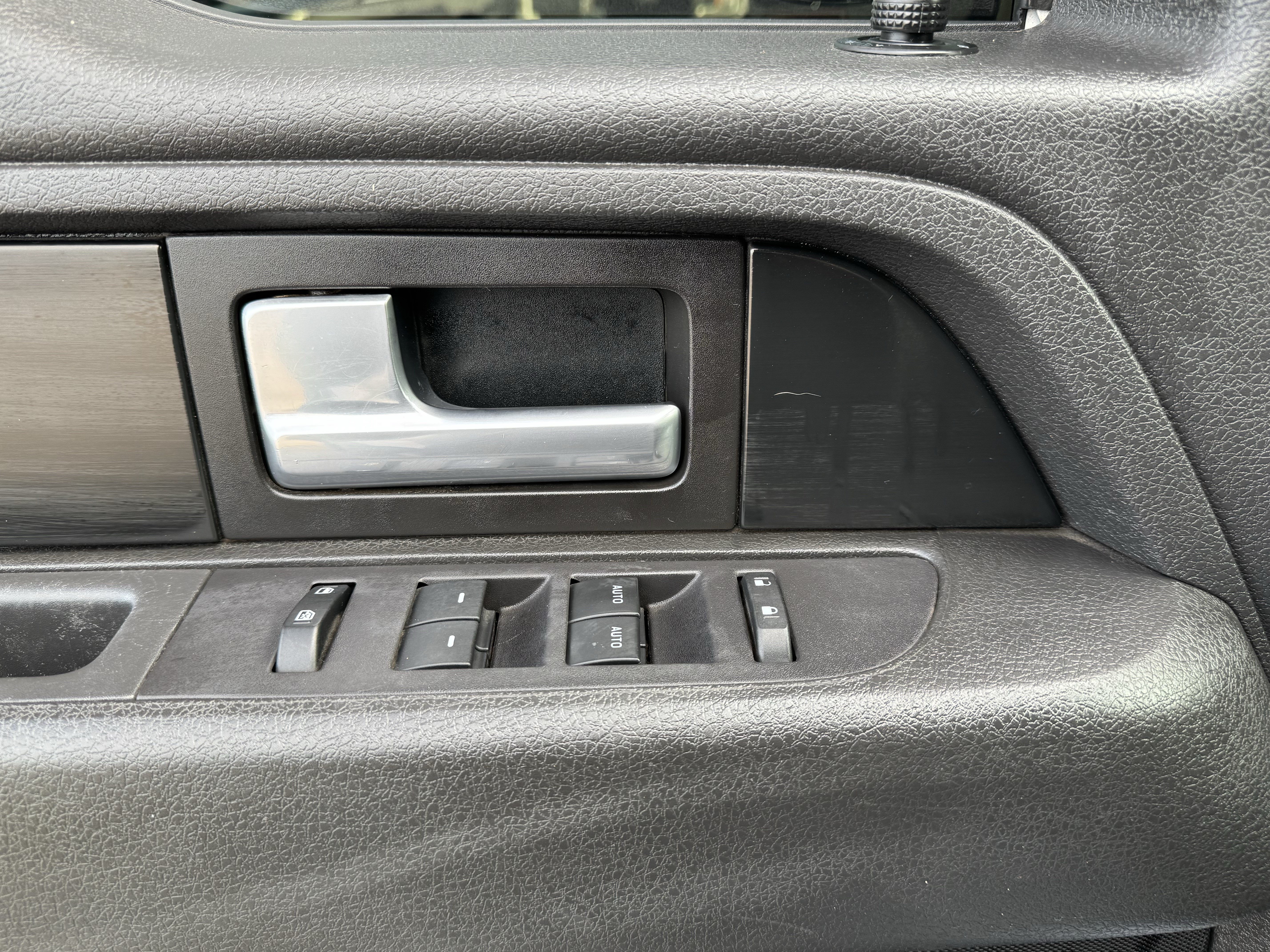Used 2014 Ford F150 FX4 w/ Equipment Group 402A Luxury AWD/4WD image 12