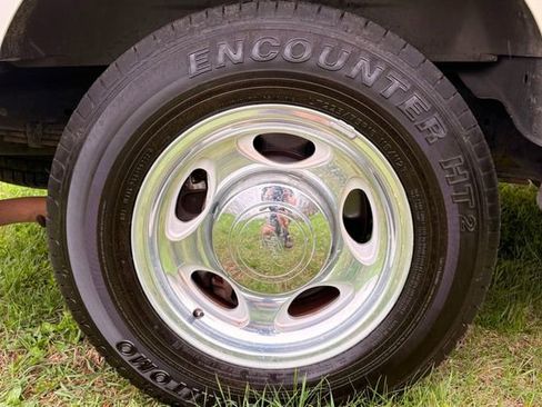 Used 2010 Ford E-150 and Econoline 150 RWD image 16