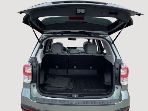 Used 2017 Subaru Forester 2.5i Premium AWD/4WD image 6