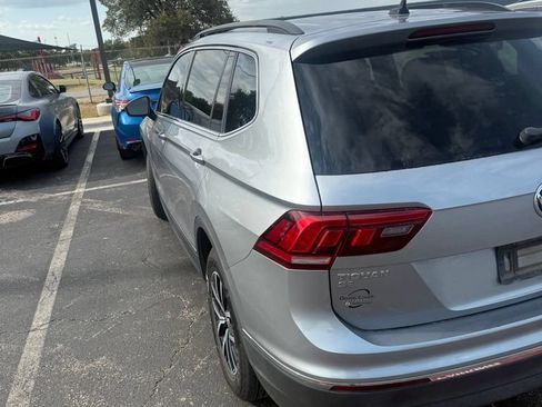Used 2021 Volkswagen Tiguan SE FWD image 10
