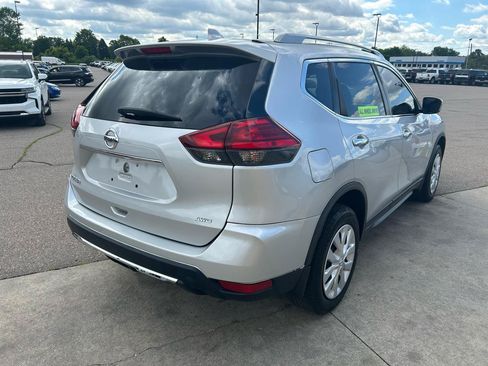 Used 2017 Nissan Rogue S w/ S Family Package AWD/4WD image 5