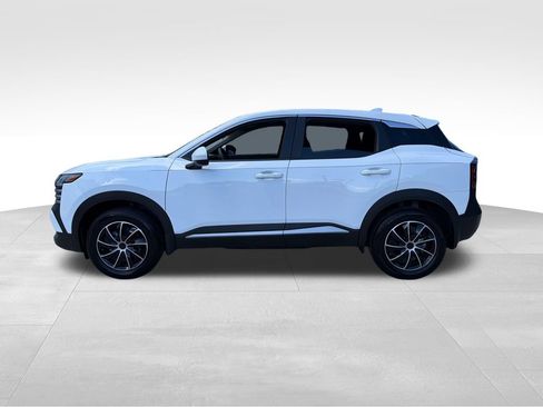 Certified 2025 Nissan Kicks SV FWD image 4