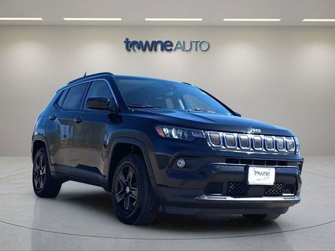 Used 2022 Jeep Compass Latitude w/ Convenience Group AWD/4WD image 1
