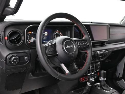 Used 2024 Jeep Wrangler Unlimited Rubicon AWD/4WD image 15
