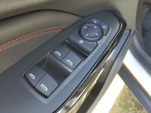 Used 2025 Chevrolet Trax RS w/ Driver Confidence Package image 20