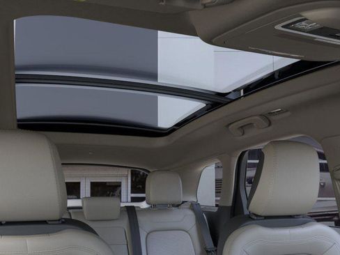 Used 2025 Lincoln Corsair Grand Touring w/ Equipment Group 301A image 22