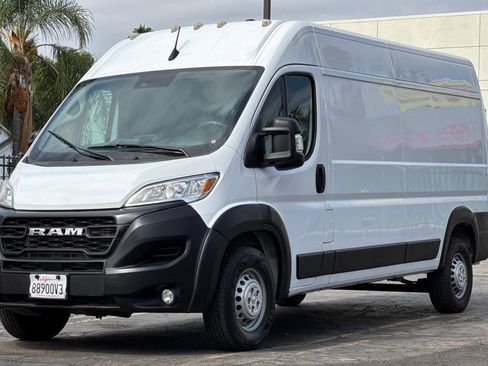 Used 2024 RAM ProMaster 2500 w/ Convenience Group FWD image 8