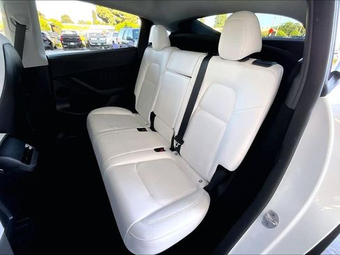 Used 2023 Tesla Model Y Long Range AWD/4WD image 22