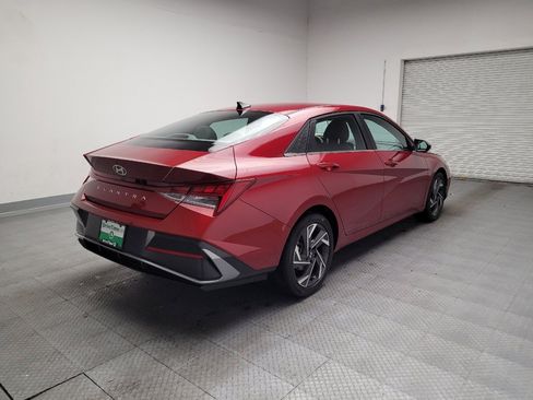 Used 2025 Hyundai Elantra SEL image 9
