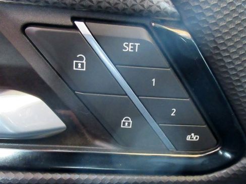 Used 2022 Chevrolet Silverado 1500 ZR2 w/ Technology Package image 30