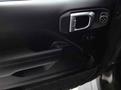 Used 2022 Jeep Gladiator Sport image 15