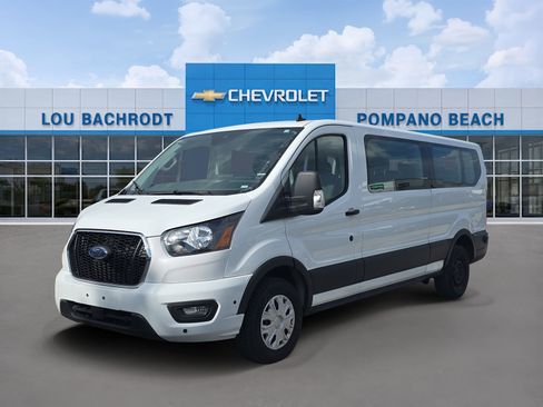 Used 2024 Ford Transit 350 XLT RWD image 3