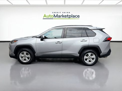 Used 2021 Toyota RAV4 XLE FWD image 4