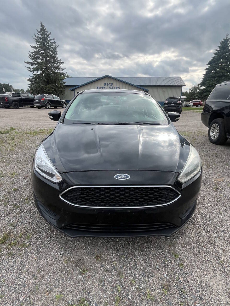 Used 2015 Ford Focus SE FWD image 2