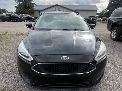 Used 2015 Ford Focus SE FWD image 2