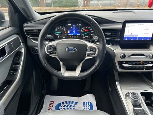 Used 2021 Ford Explorer XLT w/ Equipment Group 202A image 15