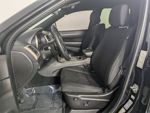 Used 2015 Jeep Grand Cherokee Laredo image 12