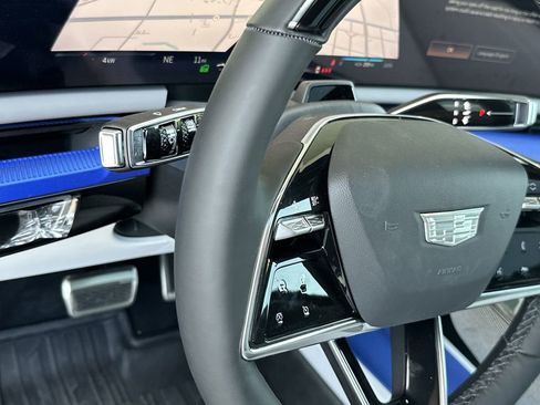 New 2025 Cadillac Optiq Luxury 1 image 19