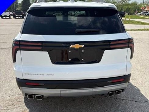 New 2026 Chevrolet Traverse LT w/ LPO, Floor Liner Package AWD/4WD image 4