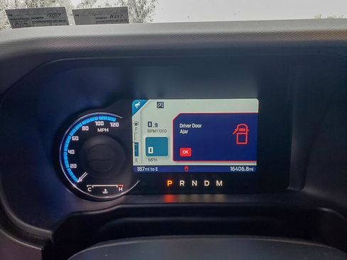 Used 2023 Ford Bronco Black Diamond image 18