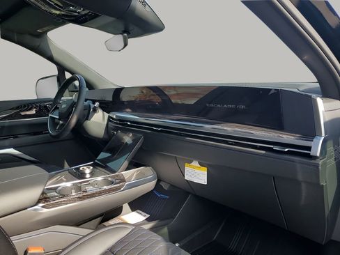 New 2026 Cadillac Escalade IQL Luxury w/ LPO, Floor Liner Package image 14