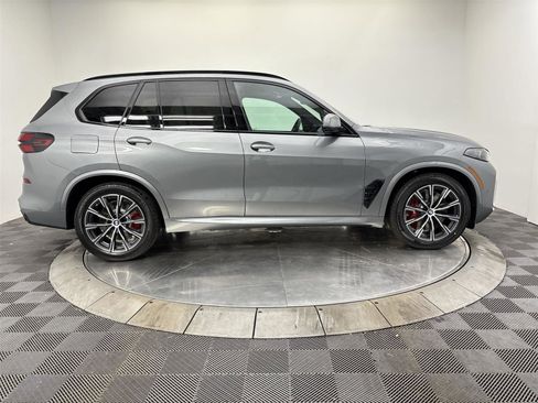 New 2026 BMW X5 xDrive50e AWD/4WD image 17