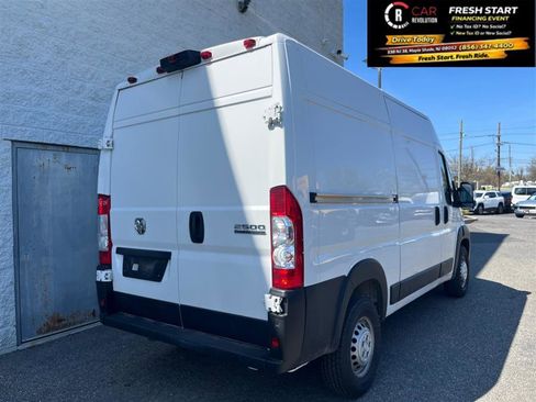 Used 2024 RAM ProMaster 2500 w/ Convenience Group image 6
